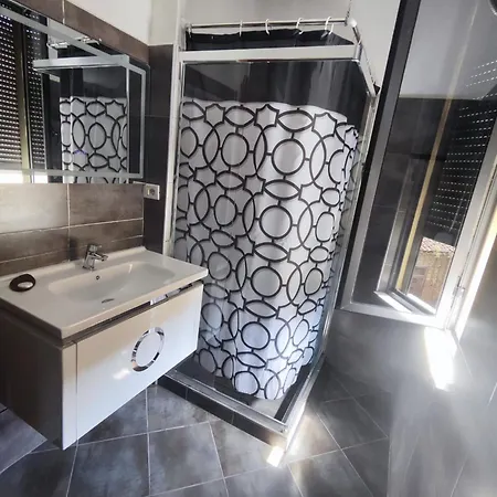 Livia 3* Tirana