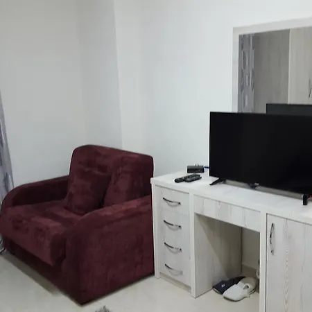 Livia 3* טיראנה